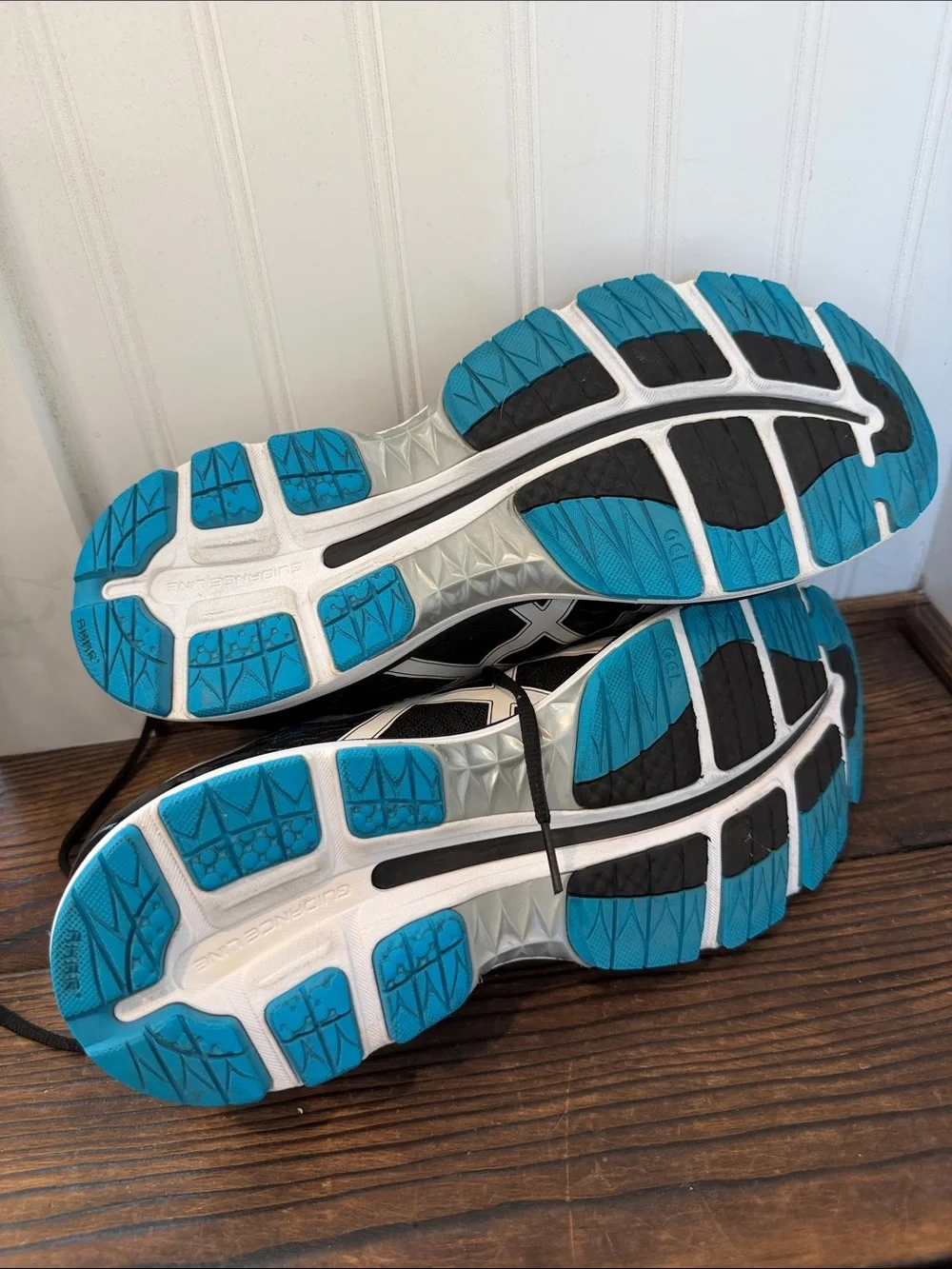 Men’s ASICS  Gel Nimbus 18 Running shoes in Black/Island Blue Colorway